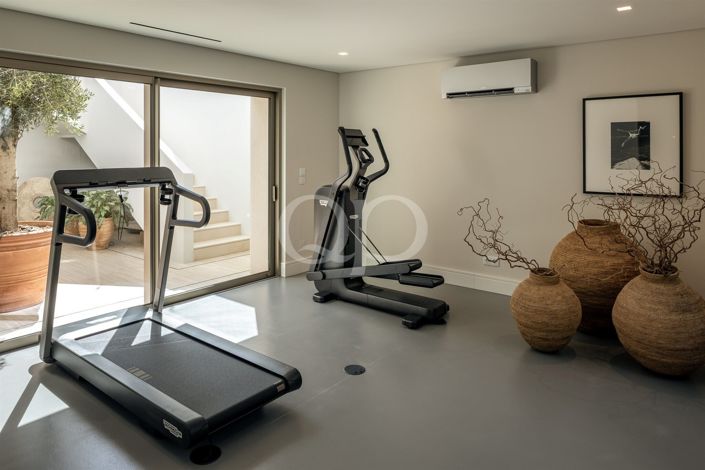 Image No.28-6 Bed House for sale