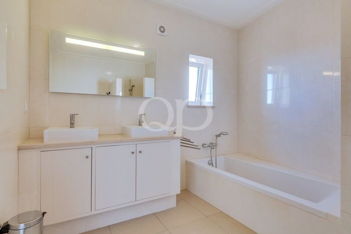 Image No.35-3 Bed House for sale
