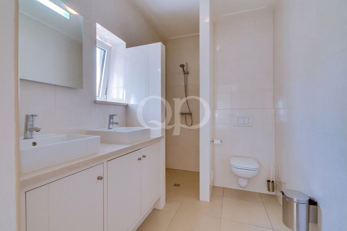 Image No.41-3 Bed House for sale