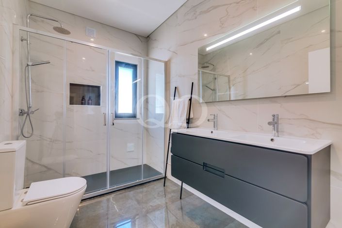Image No.35-4 Bed House for sale