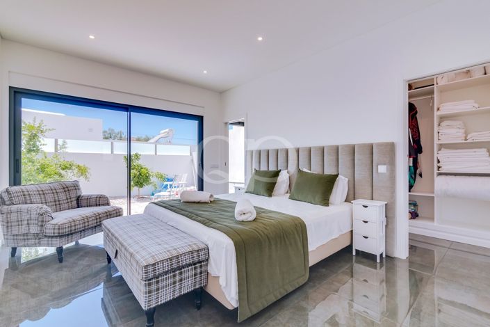 Image No.36-4 Bed House for sale