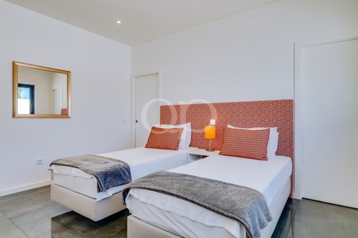 Image No.37-4 Bed House for sale