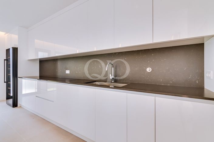Image No.14-3 Bed Apartment for sale