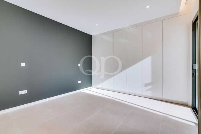 Image No.25-3 Bed Apartment for sale
