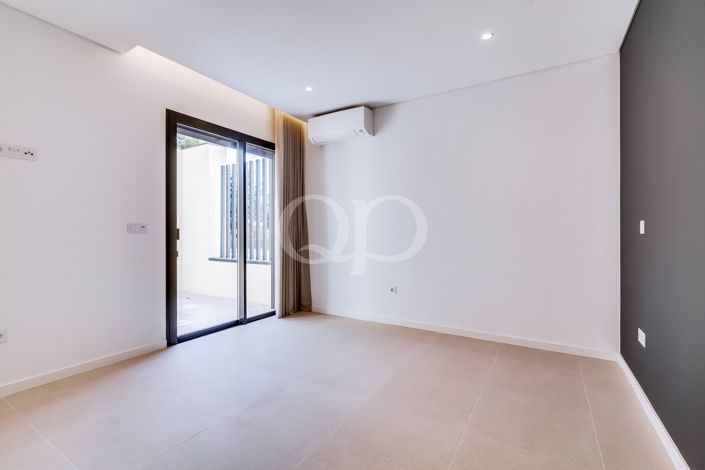 Image No.32-3 Bed Apartment for sale