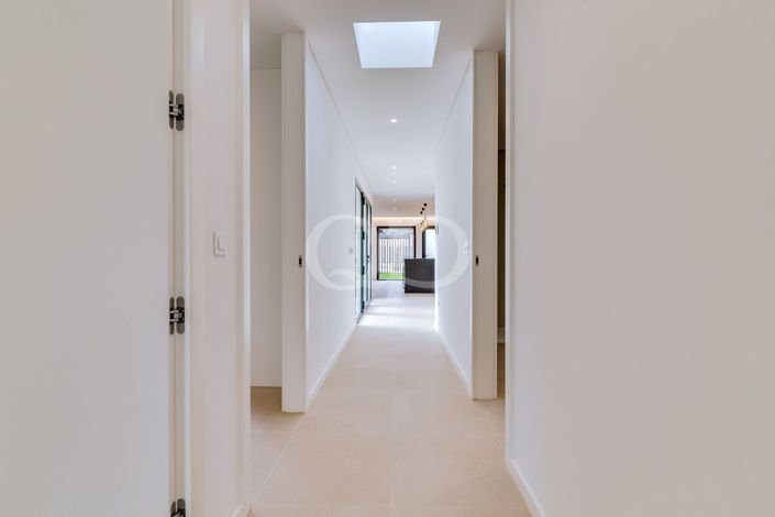 Image No.38-3 Bed Apartment for sale