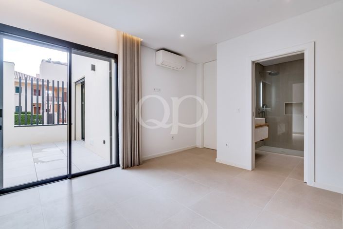 Image No.8-3 Bed Apartment for sale