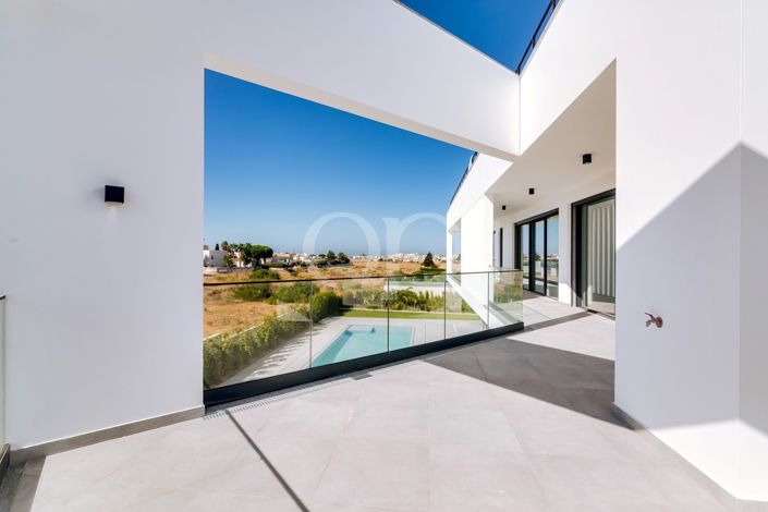 Image No.13-4 Bed House for sale