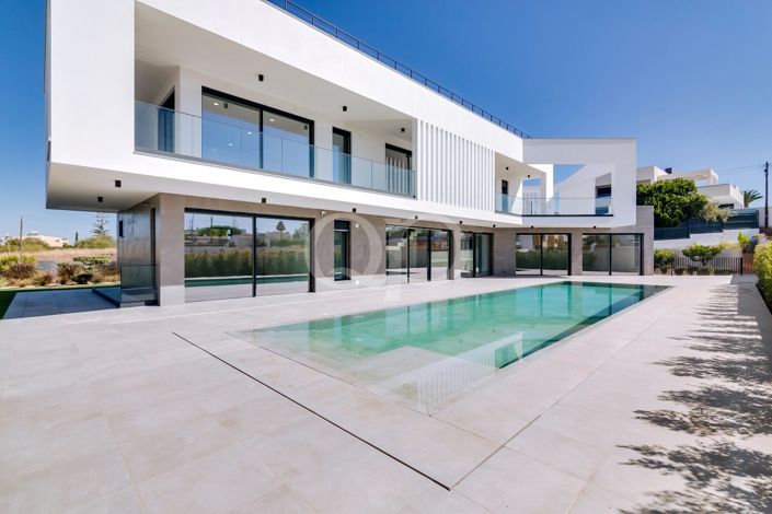 Image No.20-4 Bed House for sale