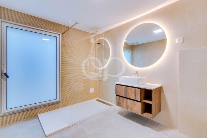 Image No.33-4 Bed House for sale