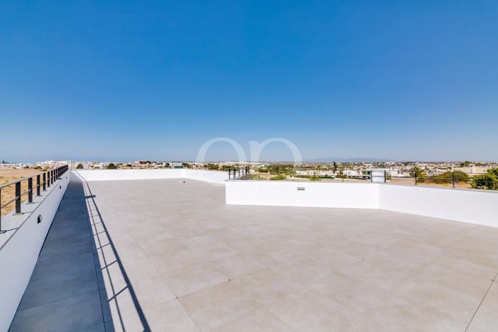 Image No.40-4 Bed House for sale