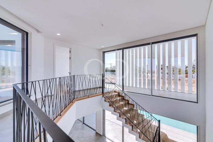 Image No.46-4 Bed House for sale