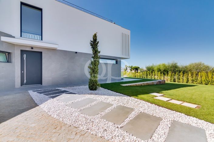 Image No.5-4 Bed House for sale