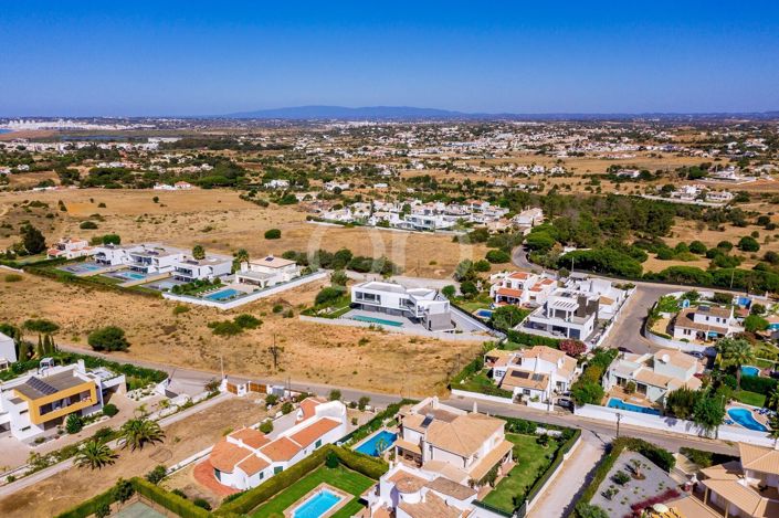 Image No.54-4 Bed House for sale