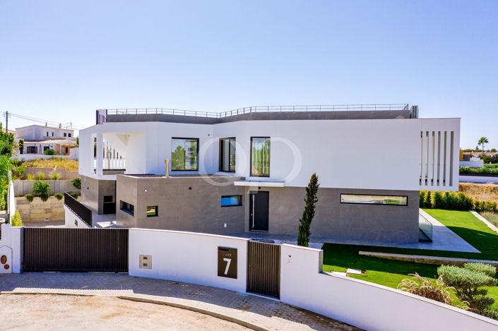 Image No.56-4 Bed House for sale
