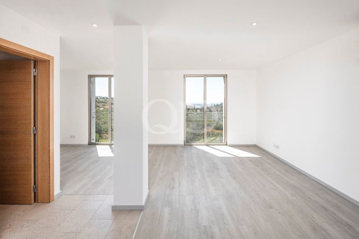 Image No.10-4 Bed House for sale