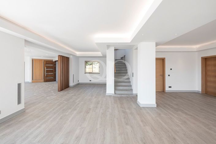 Image No.12-4 Bed House for sale
