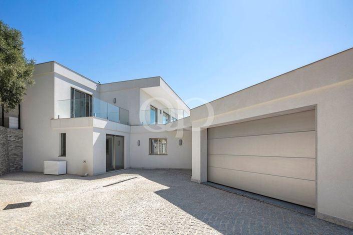 Image No.27-4 Bed House for sale