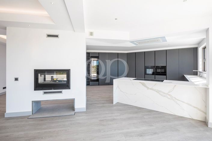 Image No.3-4 Bed House for sale