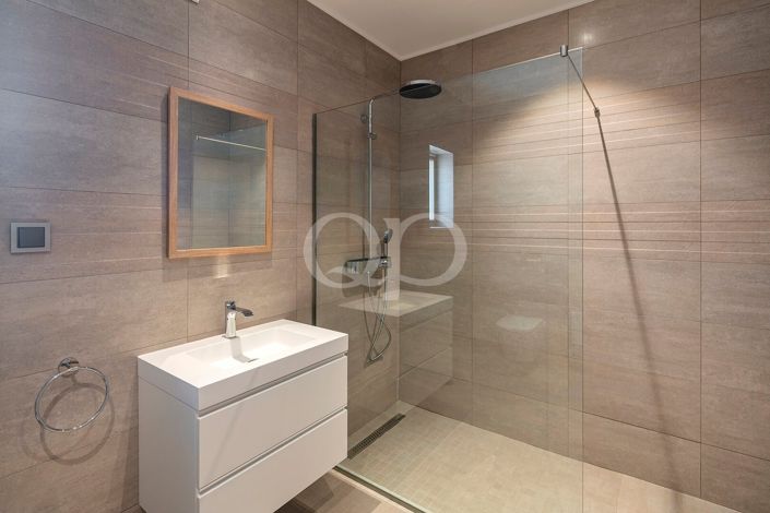 Image No.32-4 Bed House for sale