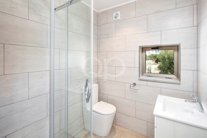 Image No.34-4 Bed House for sale