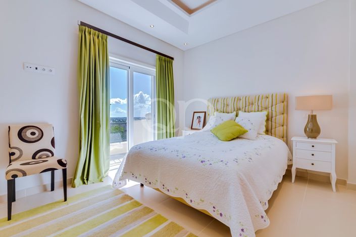 Image No.17-4 Bed House for sale
