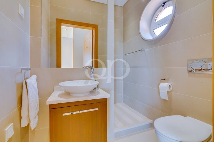Image No.37-4 Bed House for sale