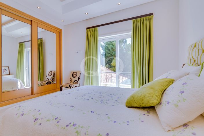 Image No.38-4 Bed House for sale