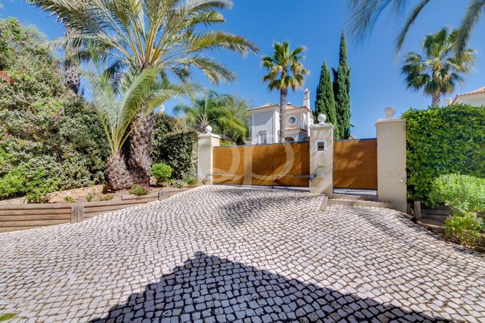 Image No.42-4 Bed House for sale