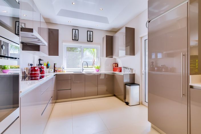 Image No.6-4 Bed House for sale