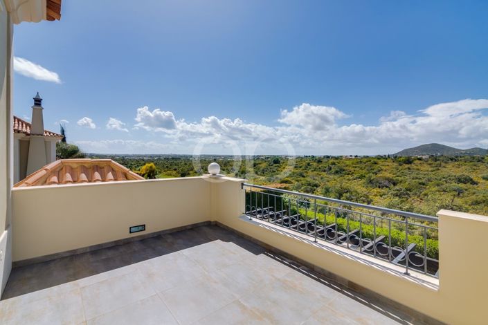 Image No.9-4 Bed House for sale