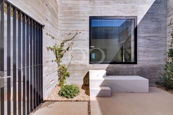 Image No.17-4 Bed House for sale