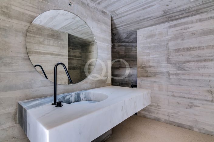 Image No.42-4 Bed House for sale