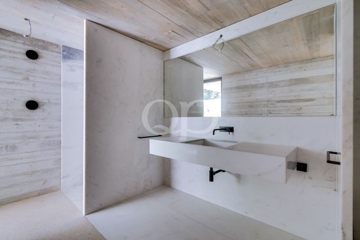 Image No.47-4 Bed House for sale