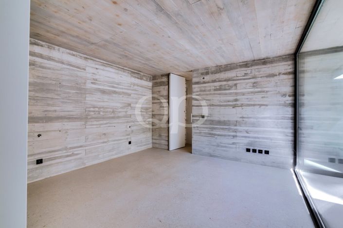 Image No.49-4 Bed House for sale