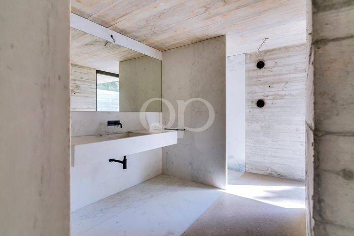 Image No.50-4 Bed House for sale