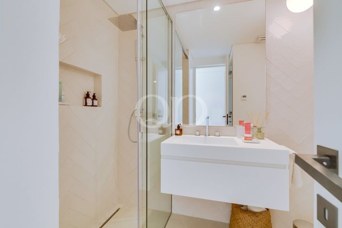 Image No.27-4 Bed House for sale