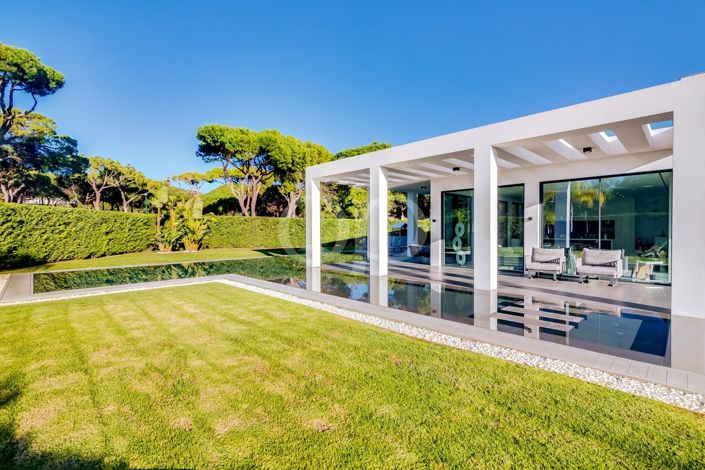 Image No.25-4 Bed House for sale
