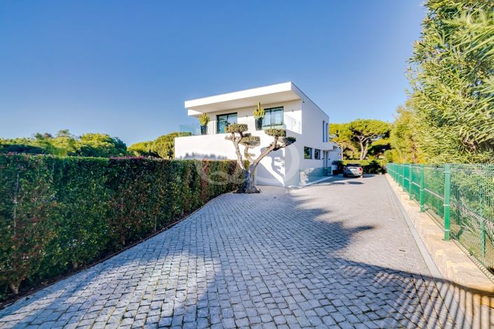 Image No.32-4 Bed House for sale