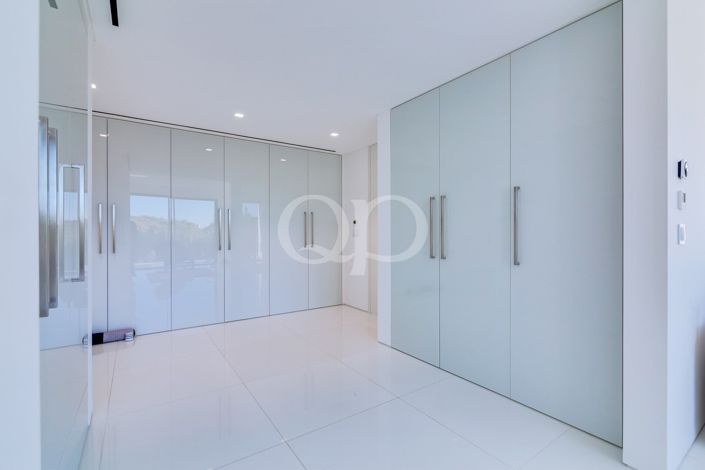 Image No.37-4 Bed House for sale