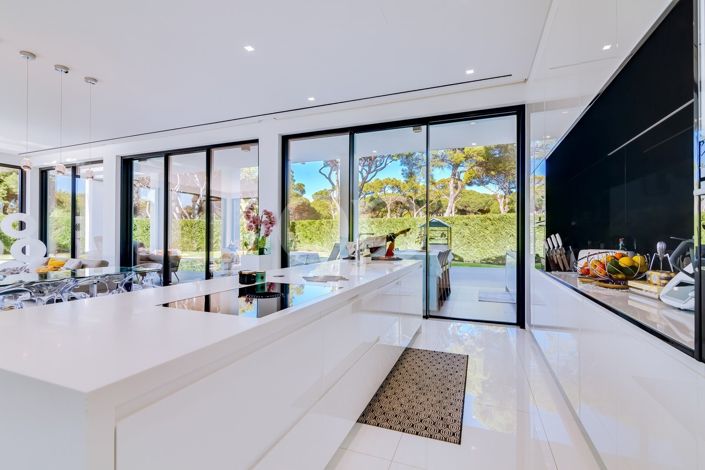 Image No.42-4 Bed House for sale