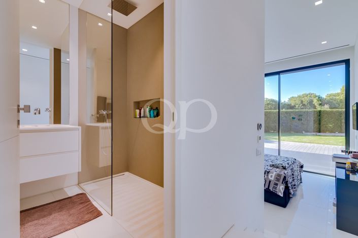 Image No.49-4 Bed House for sale