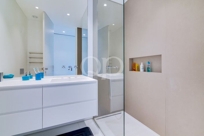 Image No.51-4 Bed House for sale