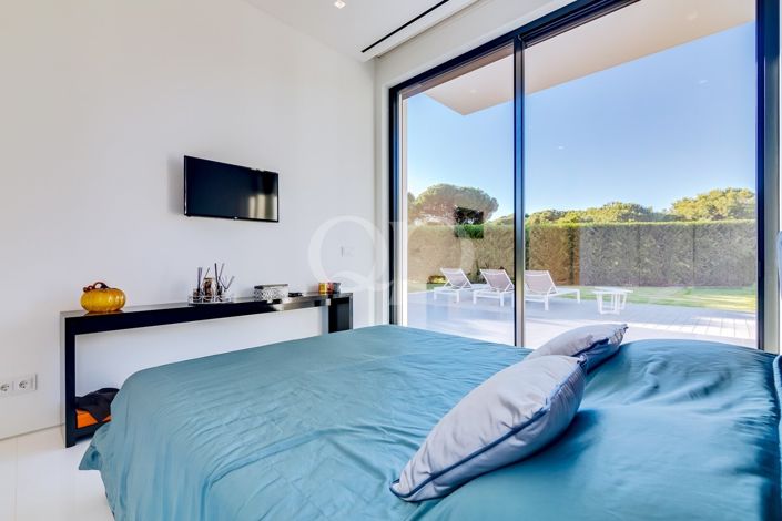 Image No.7-4 Bed House for sale