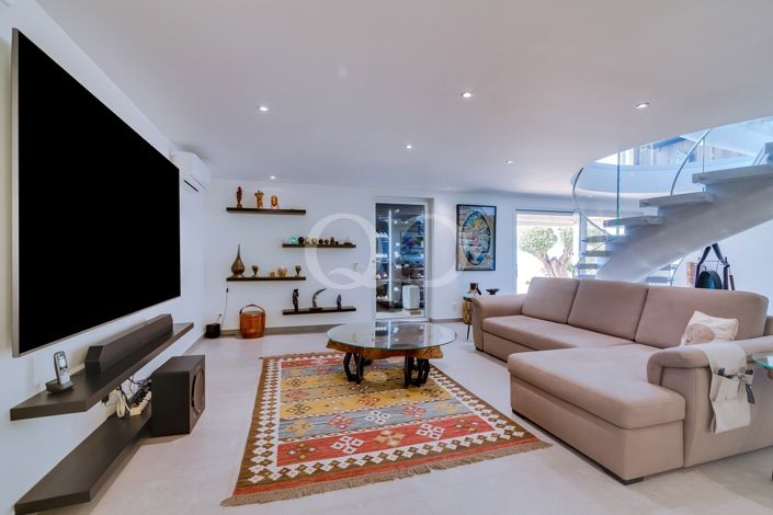 Image No.15-3 Bed House for sale
