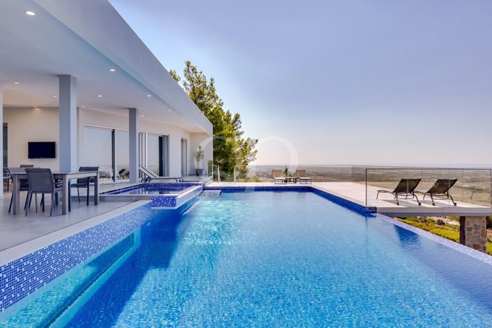 Image No.26-3 Bed House for sale