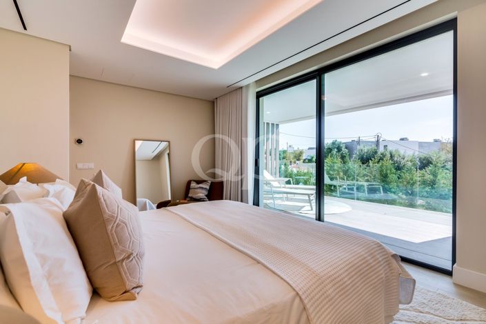 Image No.17-4 Bed House for sale