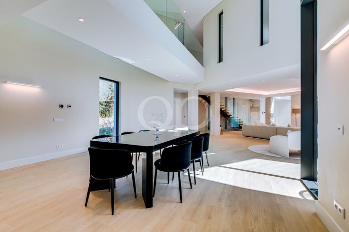 Image No.21-4 Bed House for sale