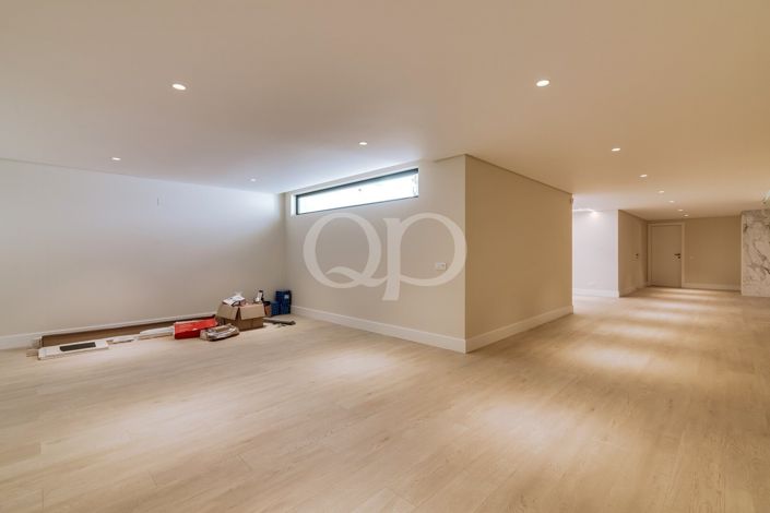 Image No.46-4 Bed House for sale