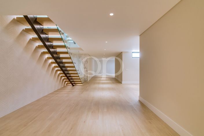 Image No.49-4 Bed House for sale